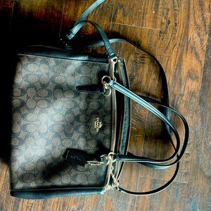 Coach New York purse! Great condition, barely used!